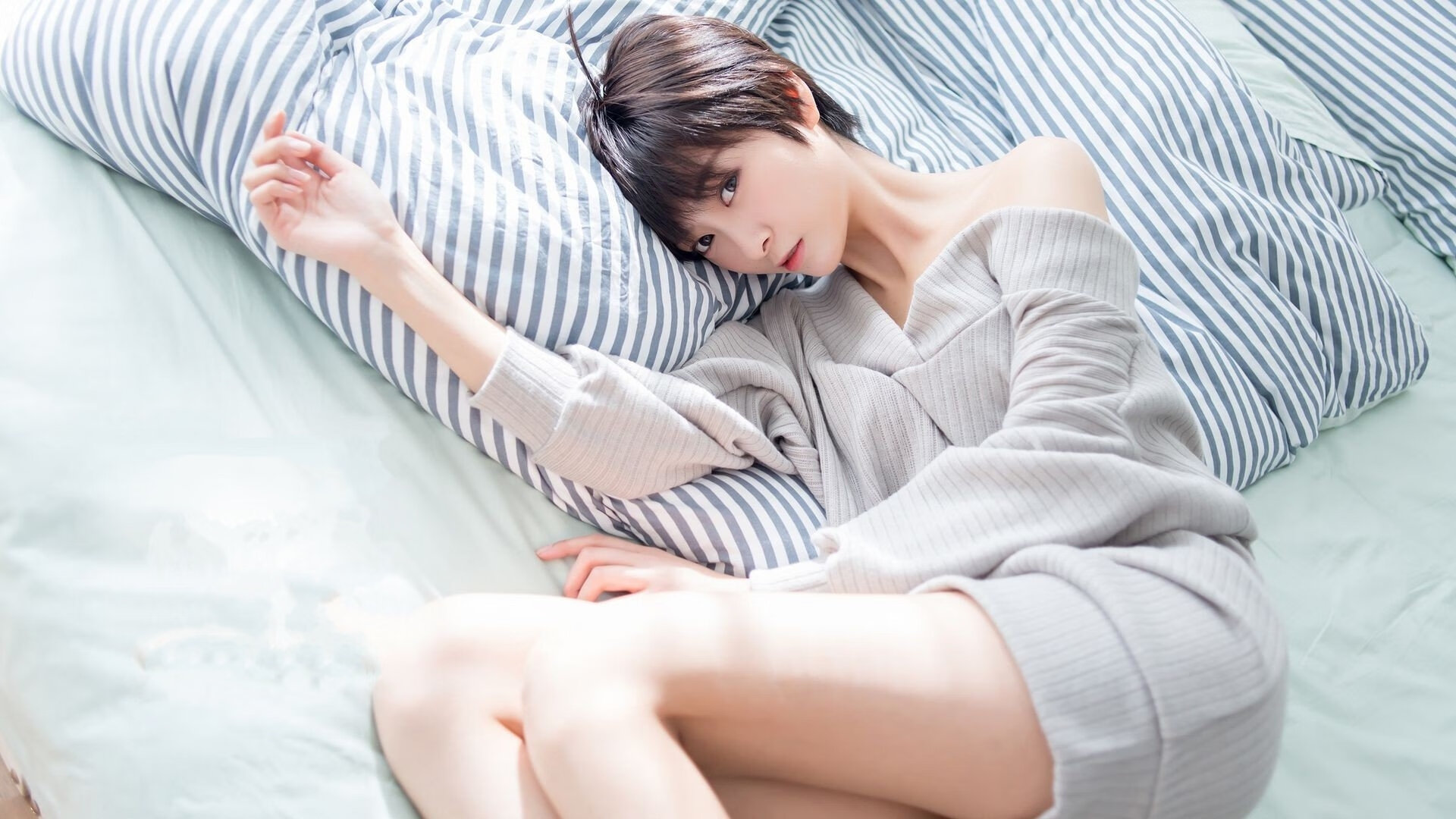 kaiyun体育-“沿海狂飙：海岸线上的速度飙升”，沿海岸线奔跑是什么歌