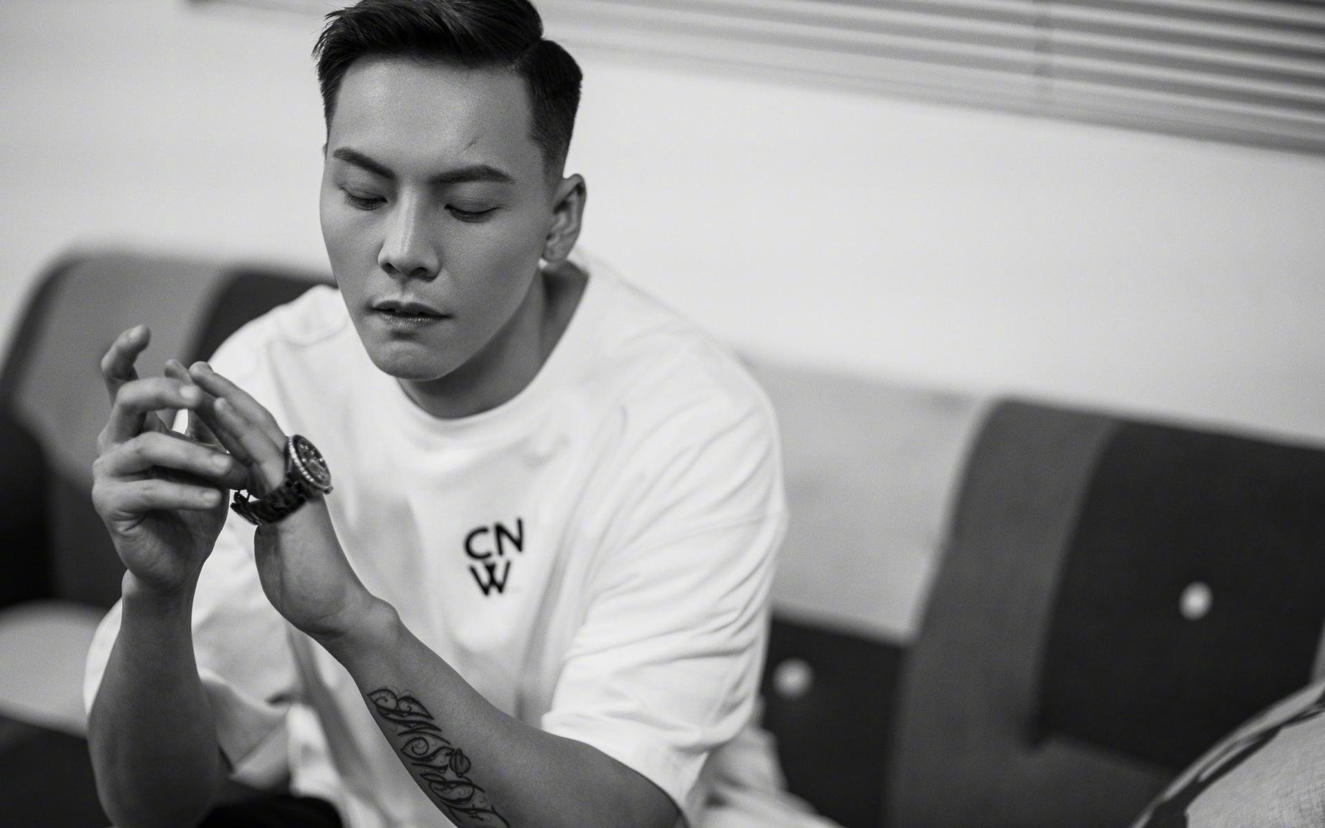 开云下载网址-上海海港主场大胜，稳居积分榜首，上海海港 主场