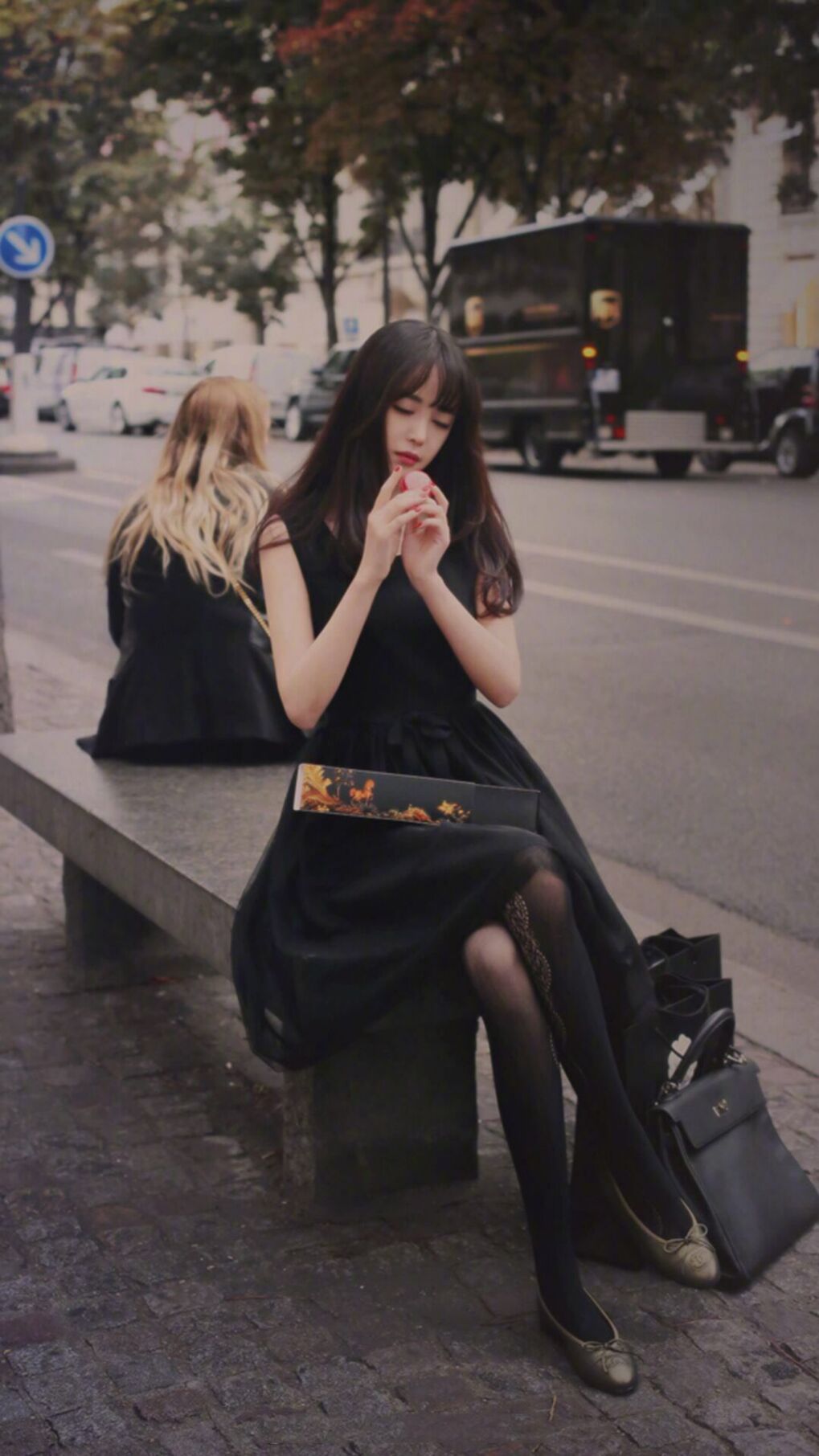 巴萨控球占优，逐步蚕食对手防线，巴萨控球率98