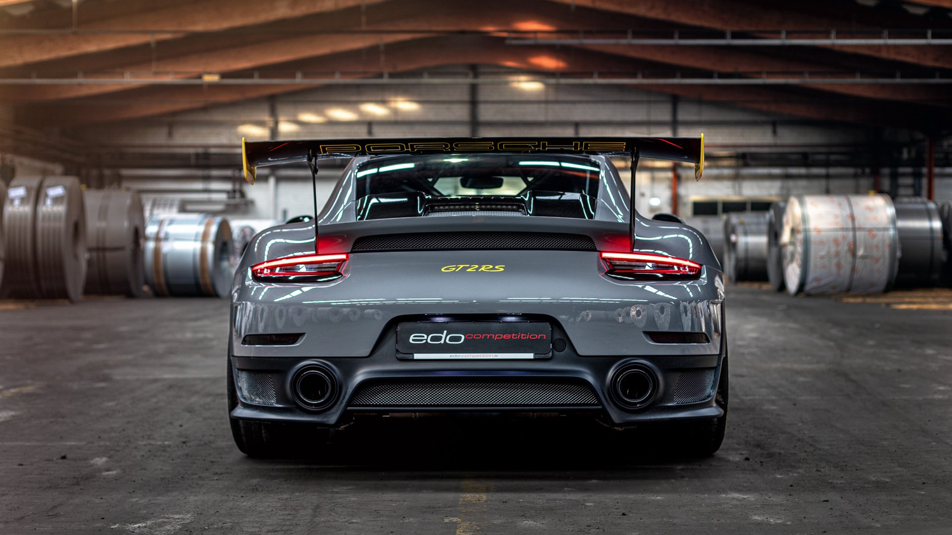 开云体育官网下载-足球盛事令人热血沸腾，观众尽情欢乐，足球的盛宴