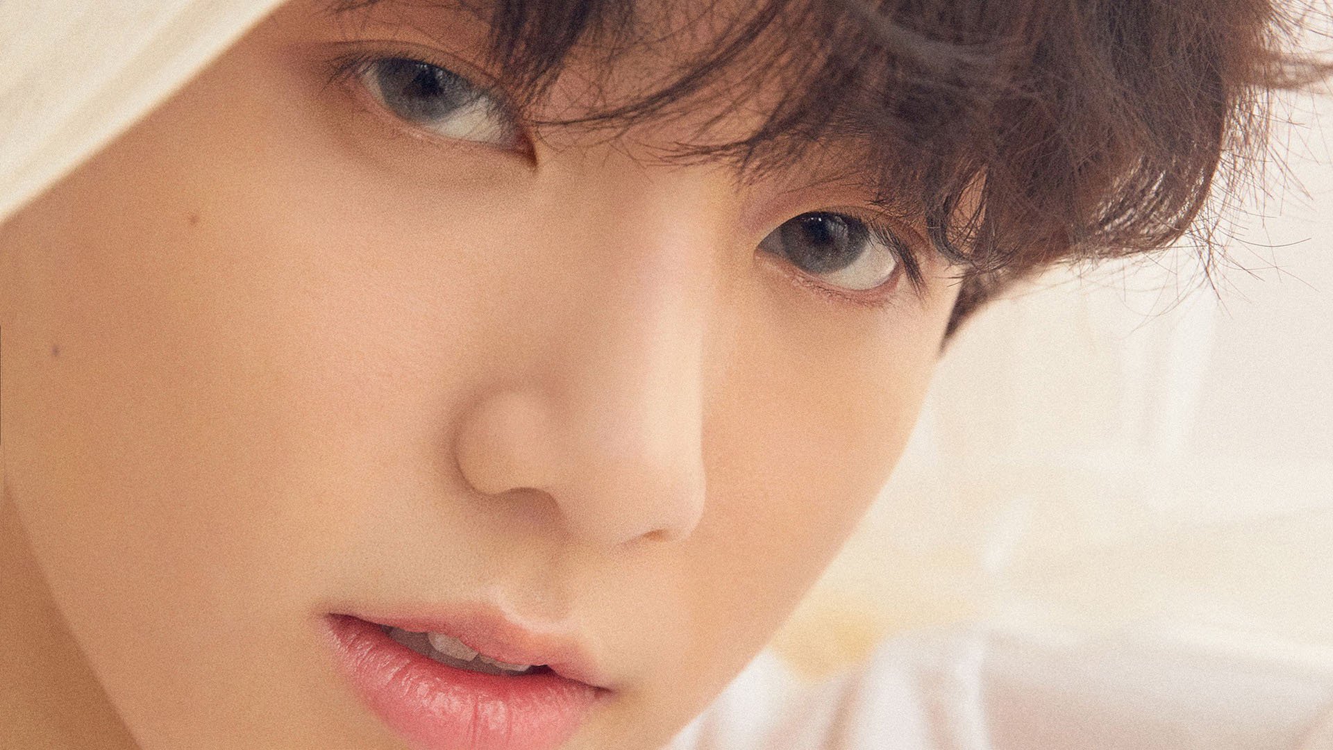 中国队冲线瞬间点燃全场气氛,中国队继续冲