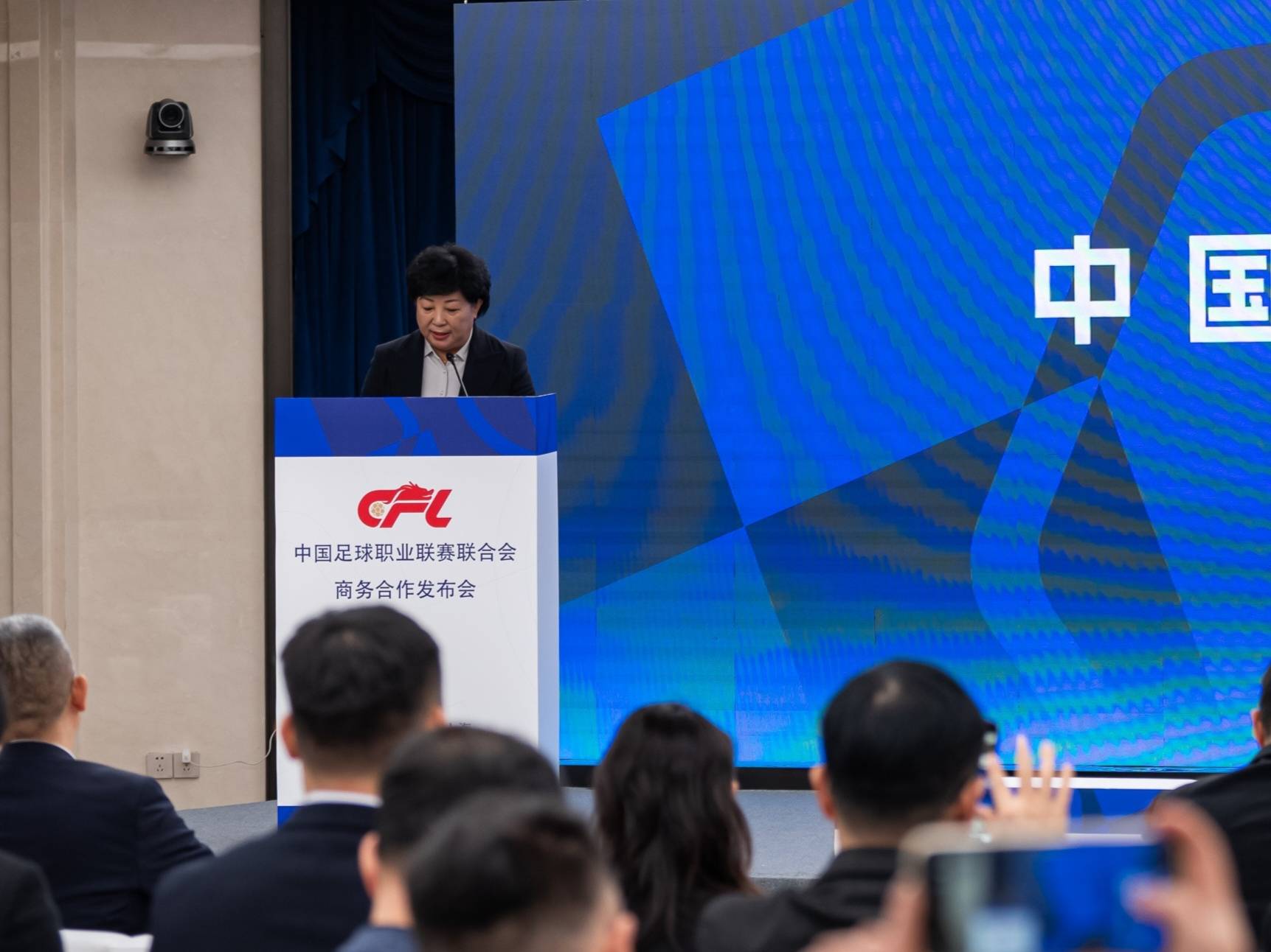 各大高校与职业联赛的训练合作