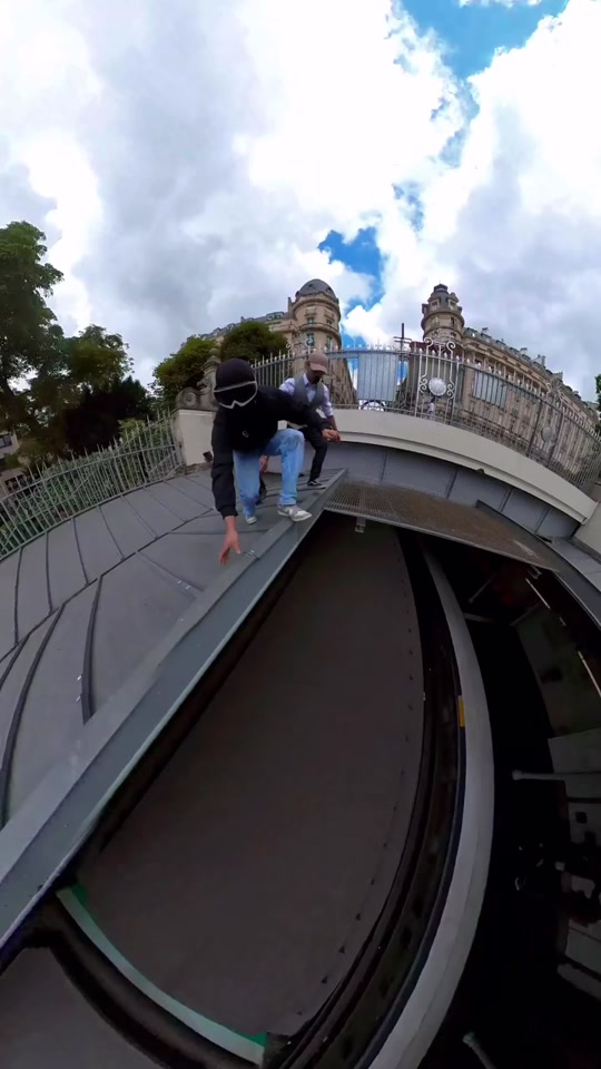 世界疯狂跑步大赛:趣味与挑战并存的简单介绍 世界疯狂跑步大赛:趣味与挑战并存的简单介绍