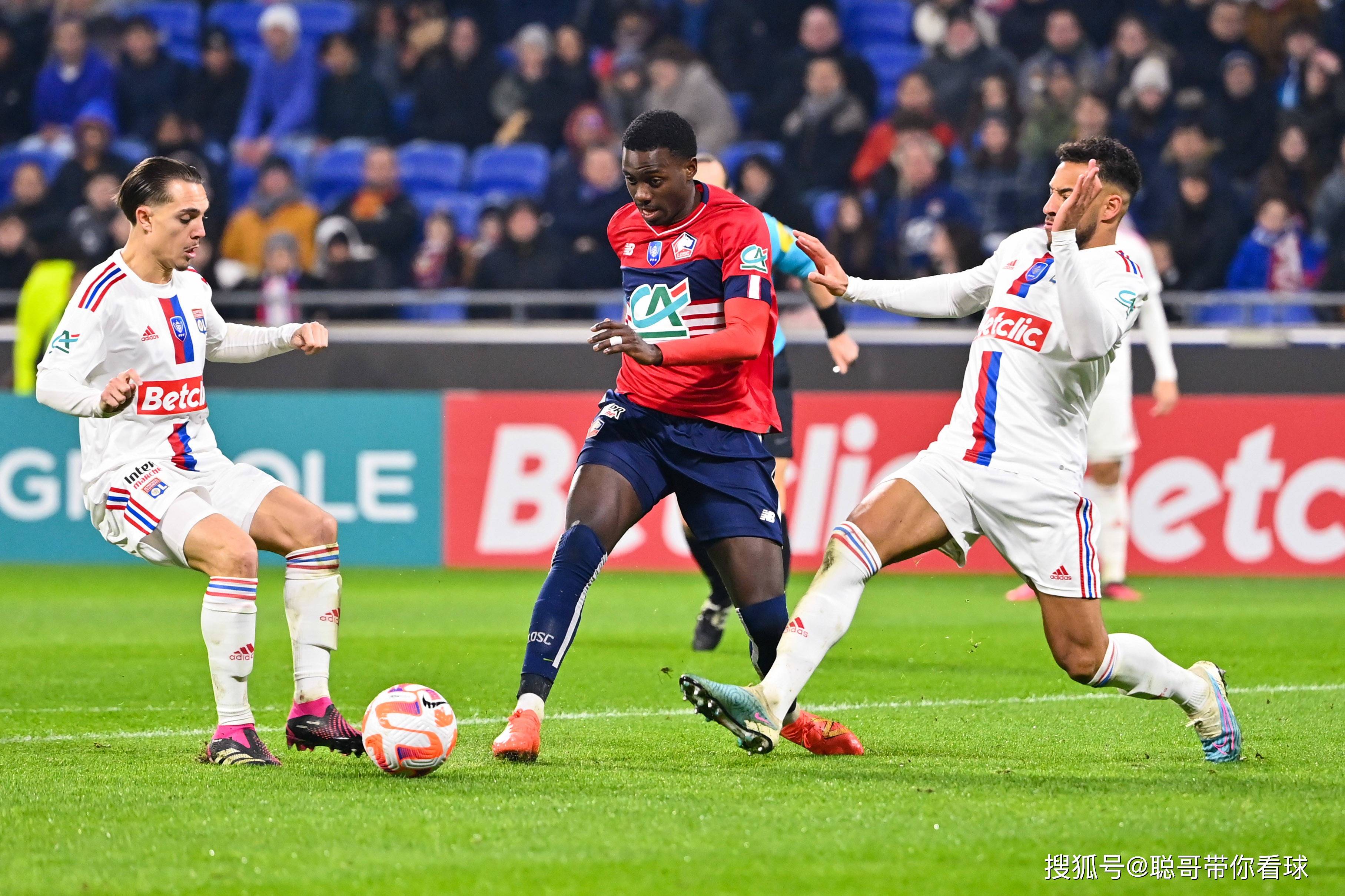 法甲的比赛气氛：球迷文化与体验的简单介绍