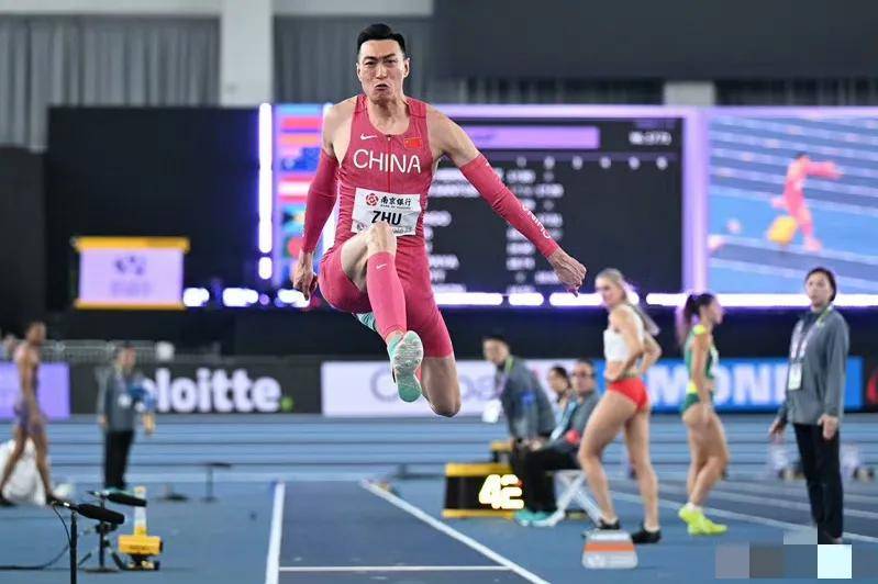 关于跨栏锦标赛：谁是栏架上的飞人？的信息